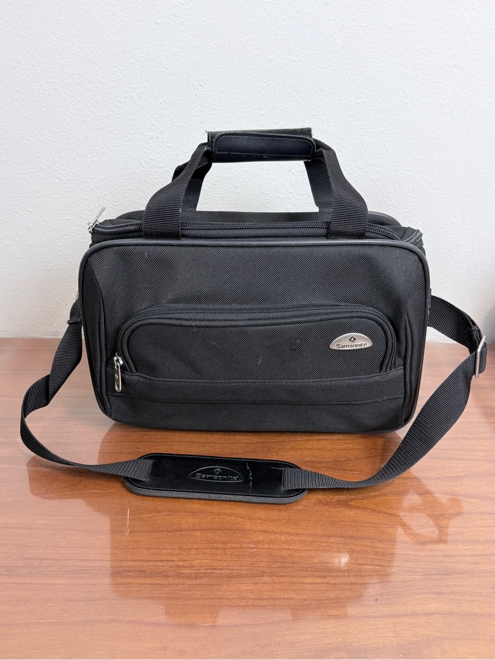 Samsonite Black Travel Overnight Shoulder Bag Carry On Luggage